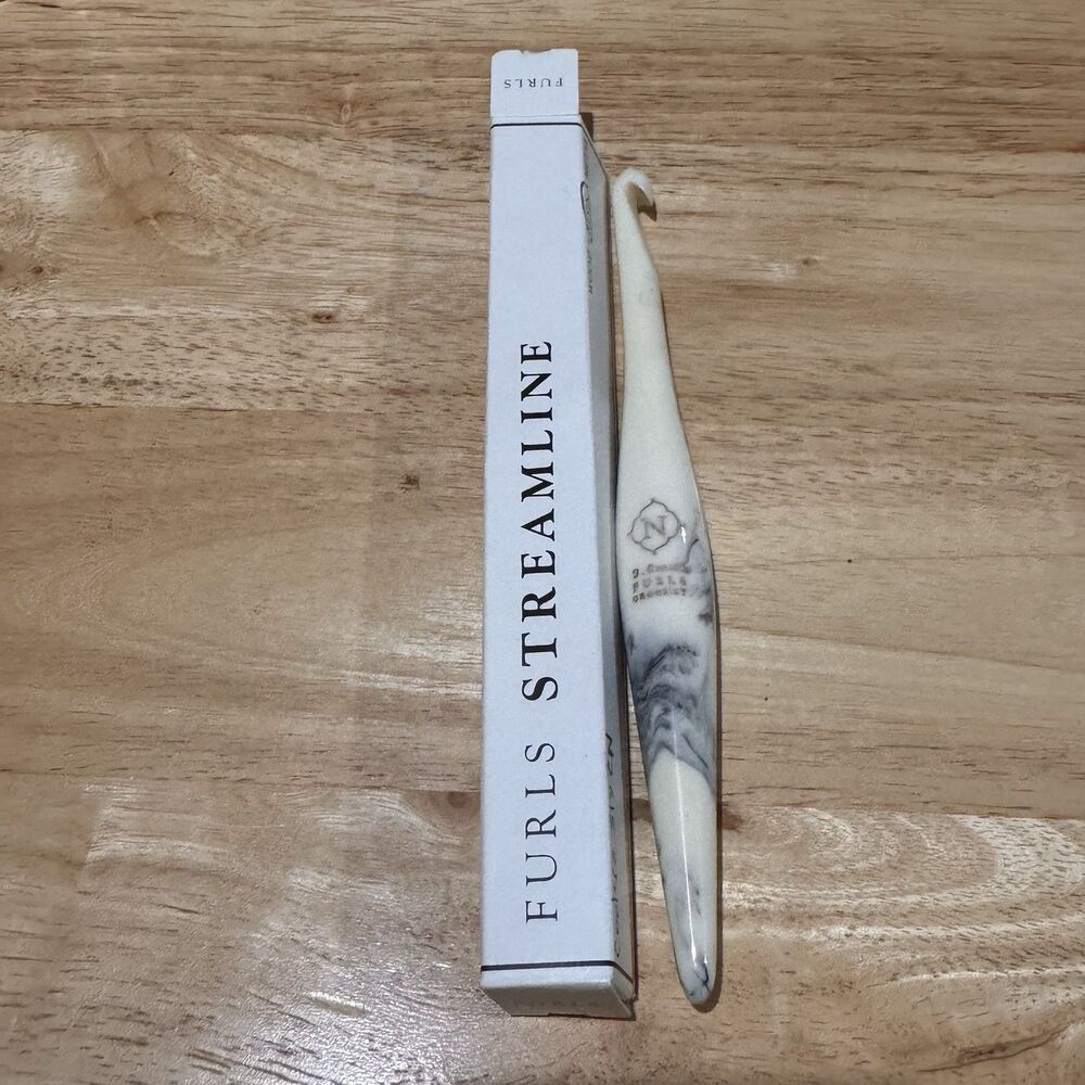 Furls Streamline Swirl Resin Crochet Hook Cookie N 9.0 mm Discontinued